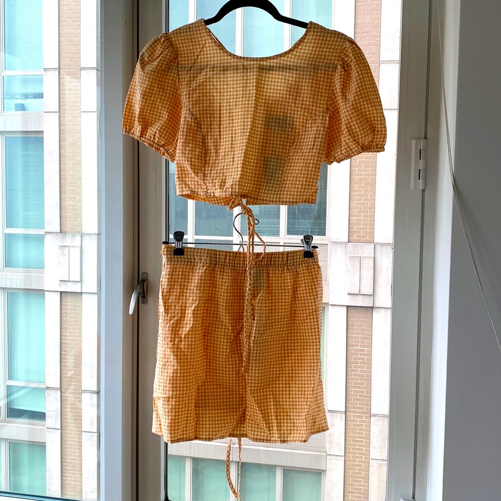 CIDER: Two piece yellow and white gingham mini skirt set. Brand NWT. Size M